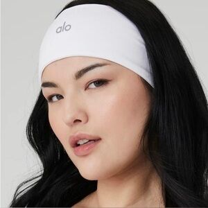ALO Yoga White Conquer Headband / Unisex